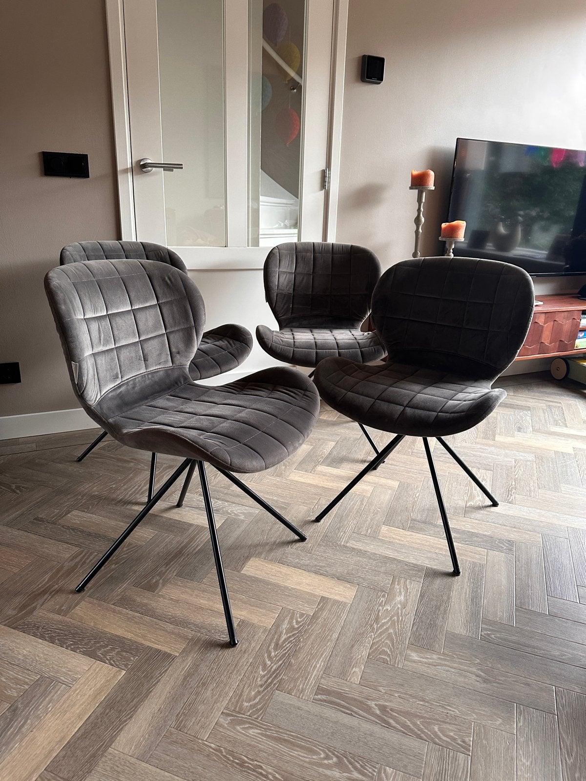 Set van 4 OMG zuiver stoelen velvet grijs, Ophalen, Zo goed als nieuw, Vier, Stof