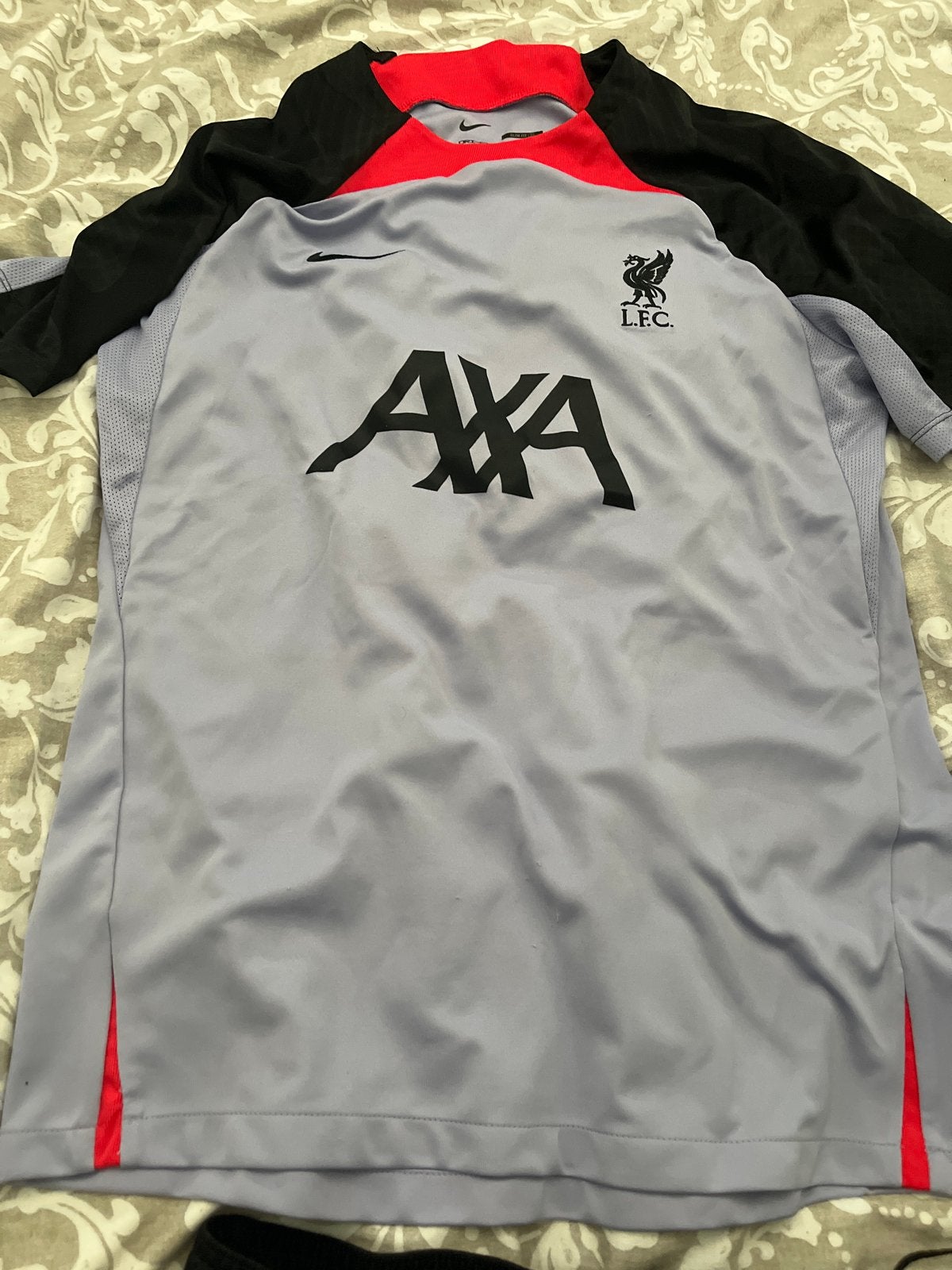 Liverpool Trainingstenue Maat L - Shirt en Broekje, Ophalen, Maat 52/54 (L), Meerkleurig, Voetbal