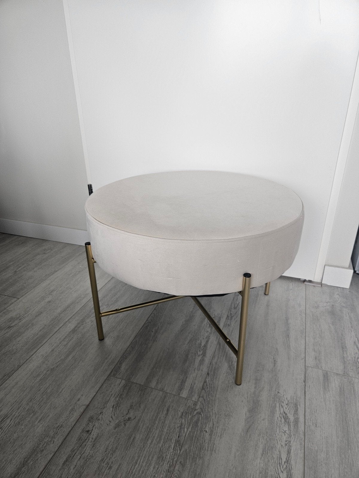 Luxe ronde poef met gouden poten, Huis en Inrichting, Ophalen, Minder dan 50 cm, Rond, Minder dan 50 cm