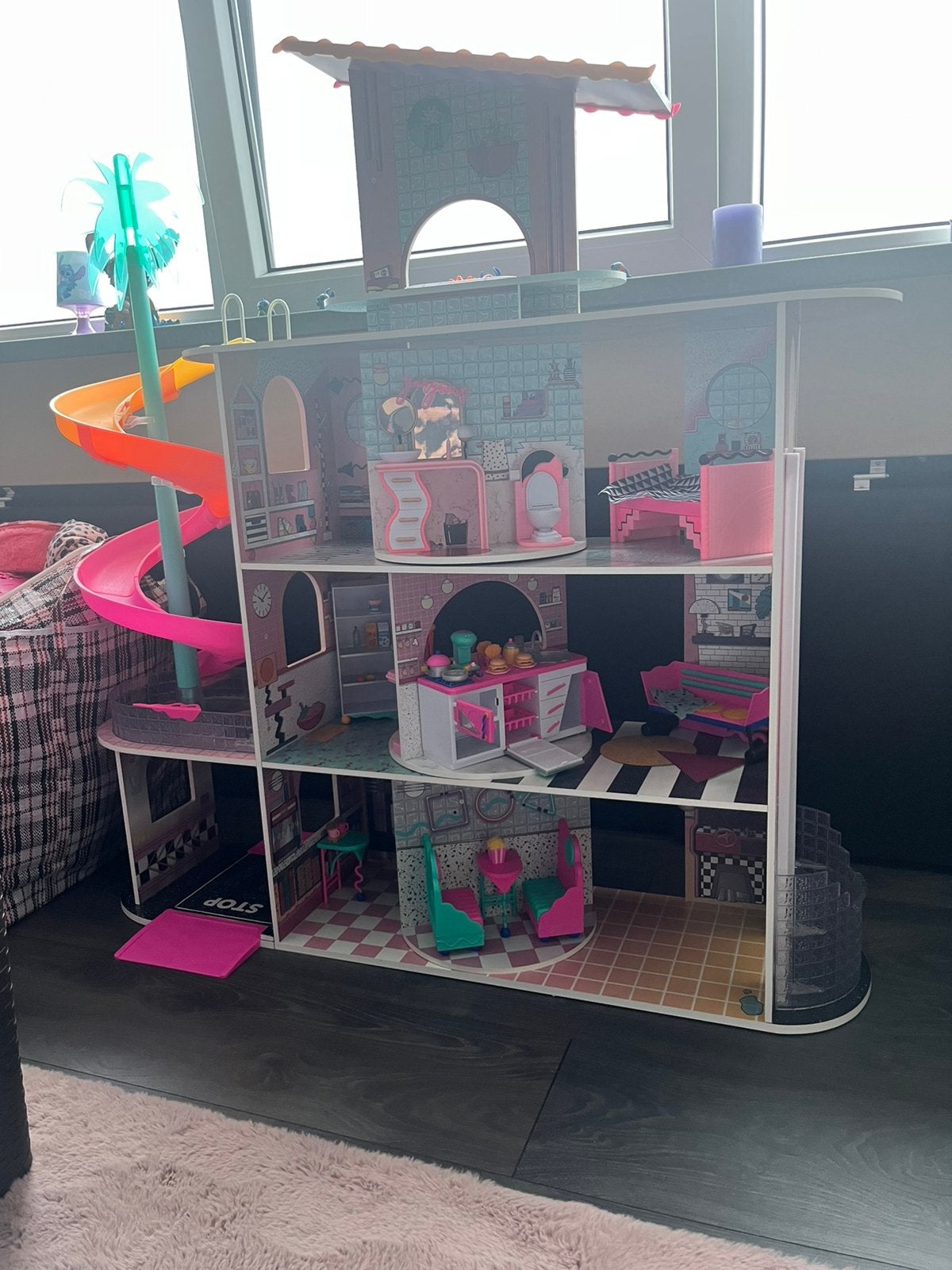 LOL houten poppenhuis, Kinderen en Baby's, Speelgoed | Poppenhuizen, Ophalen, Zo goed als nieuw, Poppenhuis