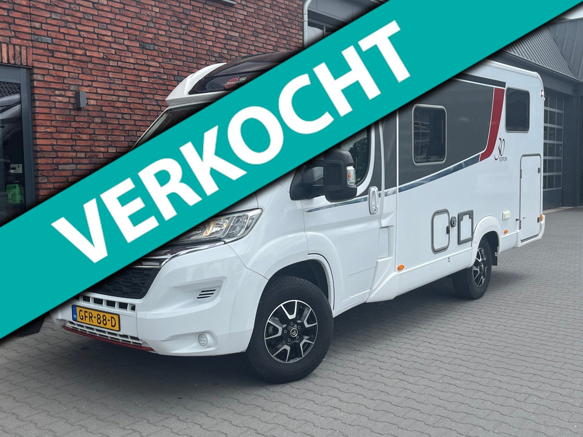 Buerstner BT6203 2- Pers. AchteruitrijCamera/Douche/Toilet/L, Caravans en Kamperen, Campers, Bürstner, Info@buerstner.com, Bedrijf