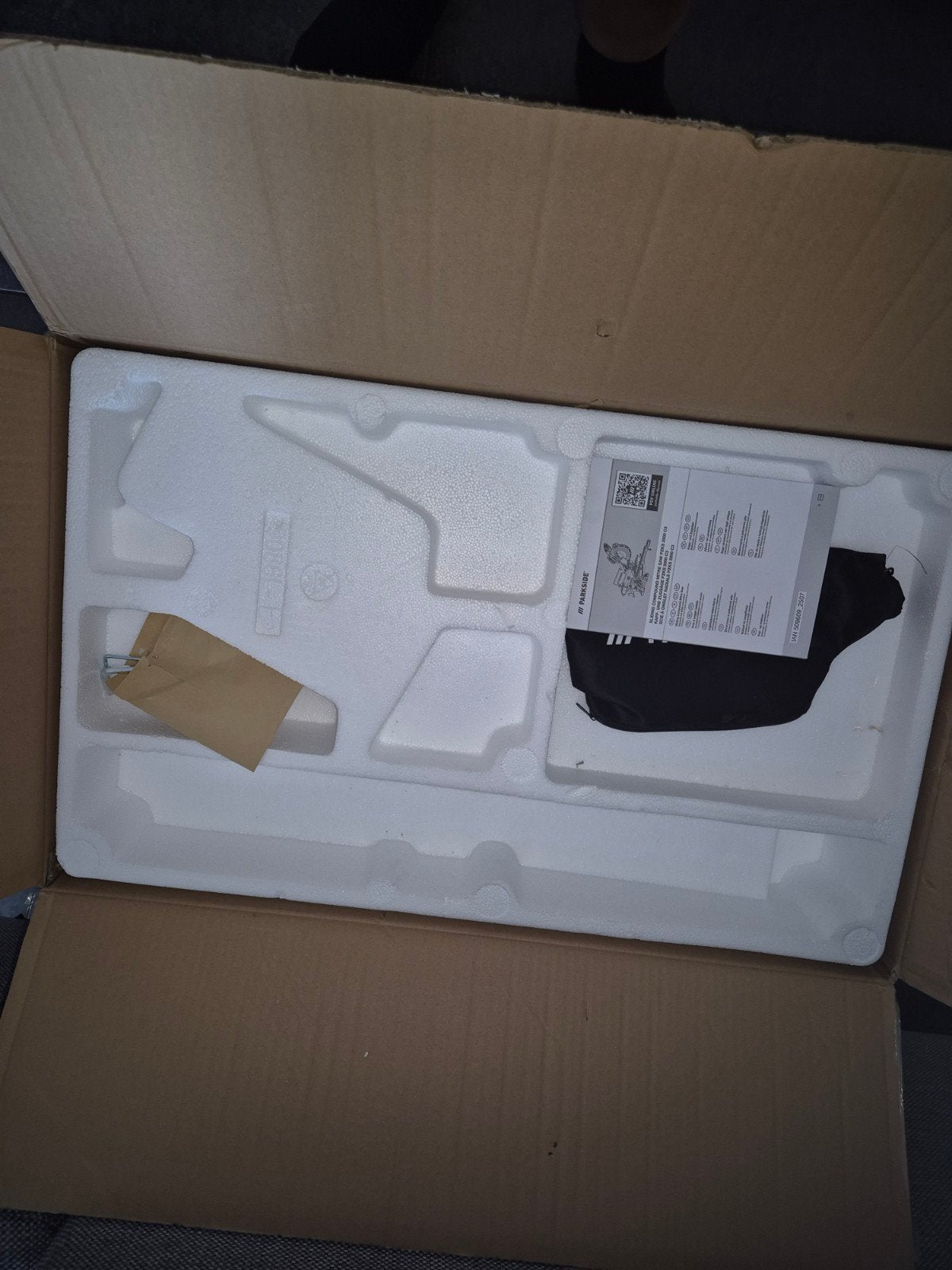 te koop aangeboden een parkside afkortzaag 2000 Watt, Doe-het-zelf en Verbouw, Gereedschap | Zaagmachines, Ophalen, 70 mm of meer