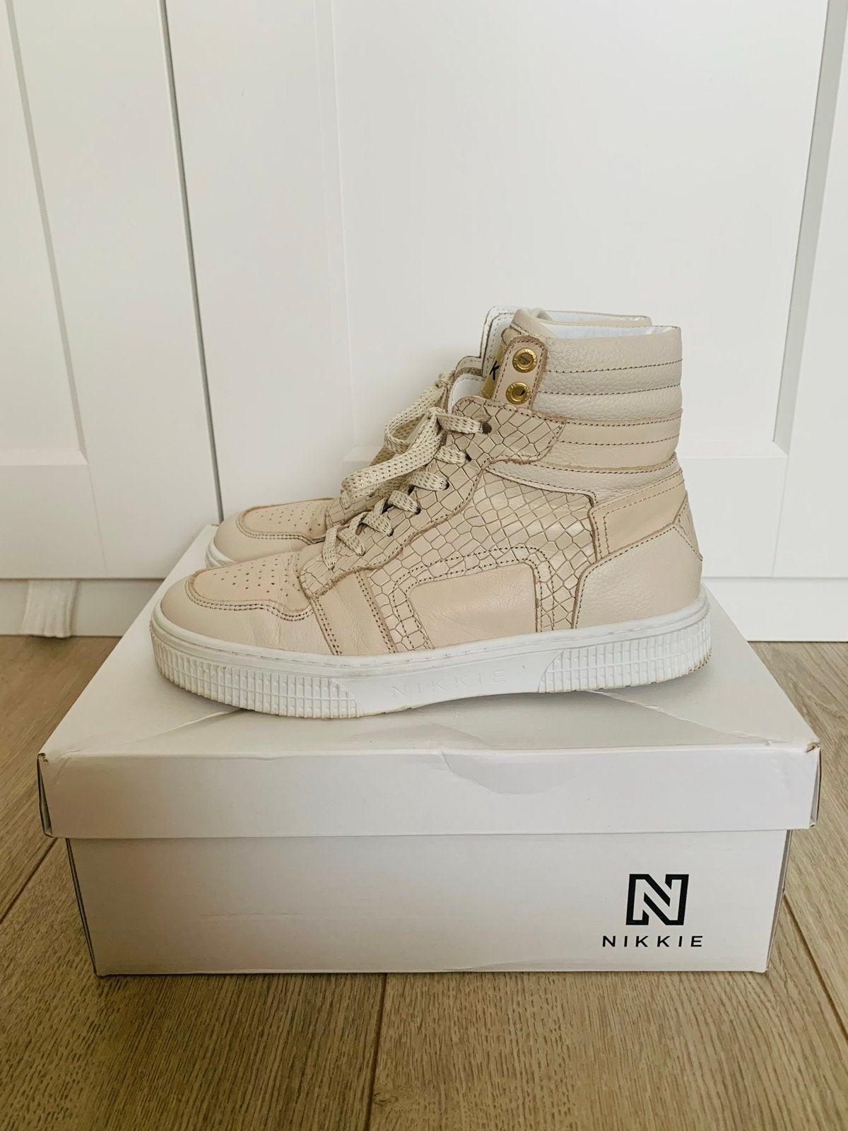 Nikkie sneakers camel/poudre, maat 38 - stijlvol en goed, Kleding | Dames, Beige, Ophalen of Verzenden, Sneakers of Gympen, Zo goed als nieuw