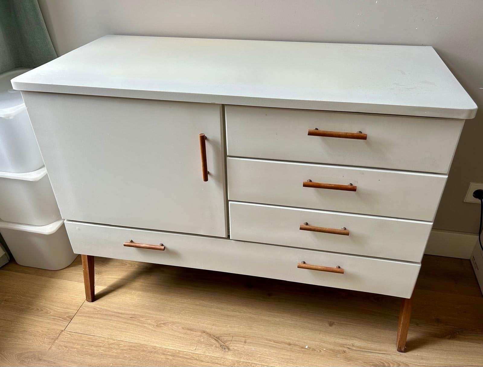 Vintage Zweeds dressoir / commode - lichte verfschade, Antiek en Kunst, Ophalen