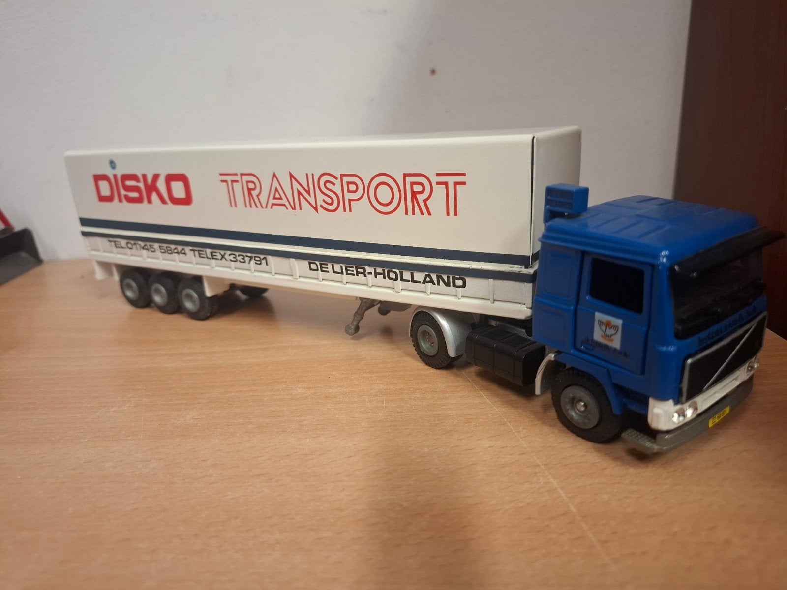 volvo F12 Disco Transport  Tekno 1:50, Hobby en Vrije tijd, Modelauto's | 1:50, Ophalen of Verzenden, Zo goed als nieuw, Bus of Vrachtwagen