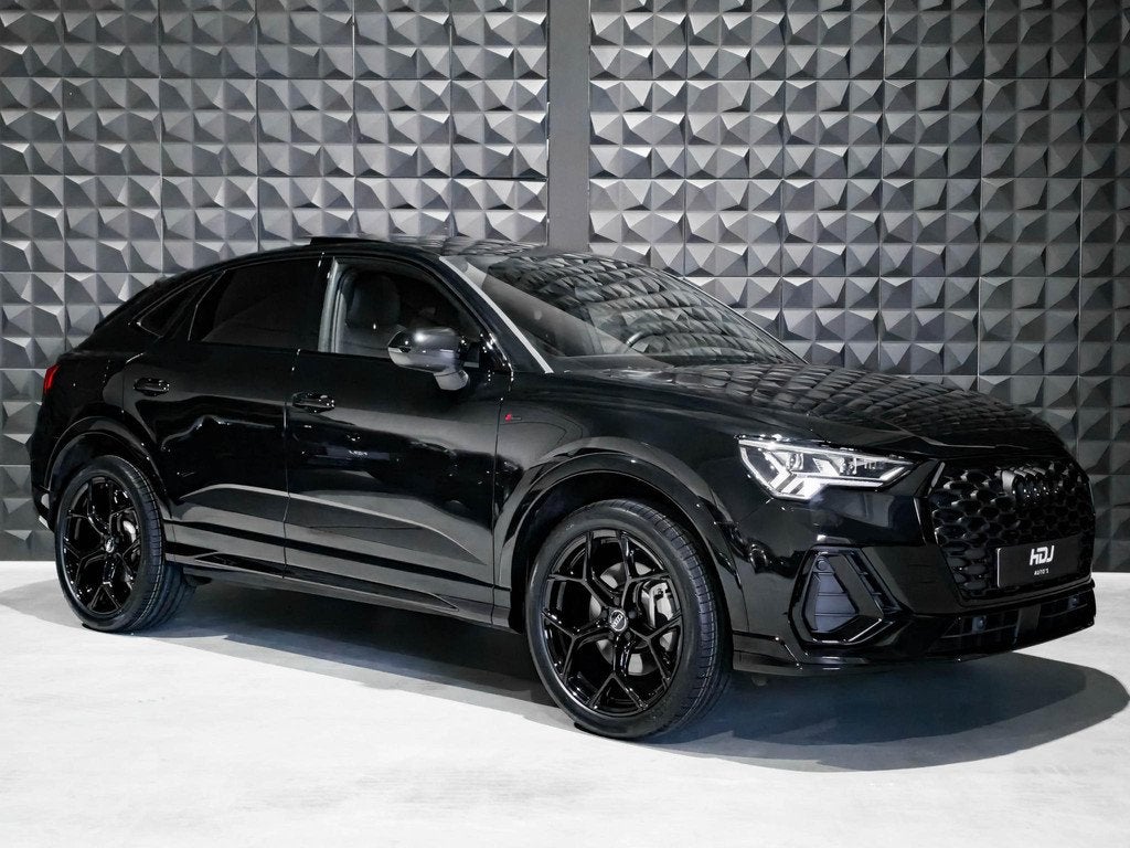 Audi Q3 Sportback 45 TFSI e S line | Pano | All Black | 20", Auto's, Audi, 12 maanden, Gebruikt, Zwart, Parkeersensor