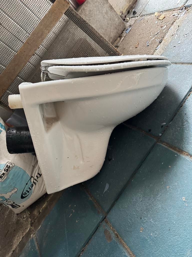 Wc pot hangend, Ophalen, Gebruikt, Toilet