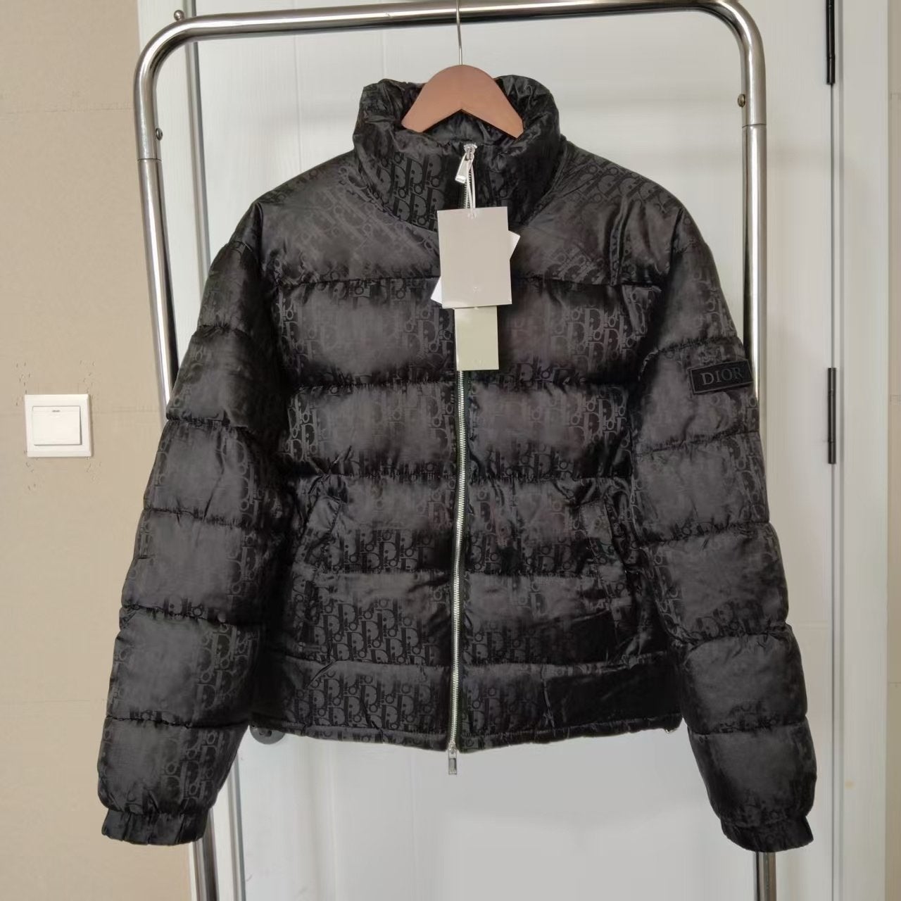 Dior Monogram Puffer Jacket Zwart, Ophalen of Verzenden, Zo goed als nieuw, Maat 38/40 (M), Zwart