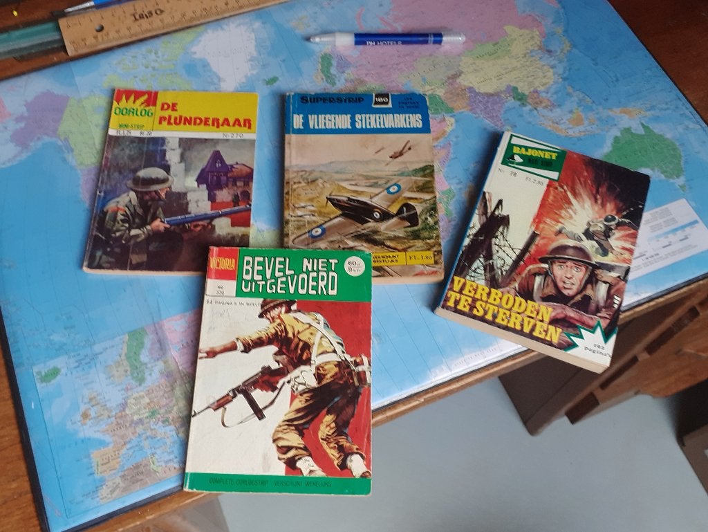 4 Oorlogstrips boekjes - Jaren 80  Bajonet - Verbode te, Boeken, Meerdere stripboeken, Verzenden, Zo goed als nieuw