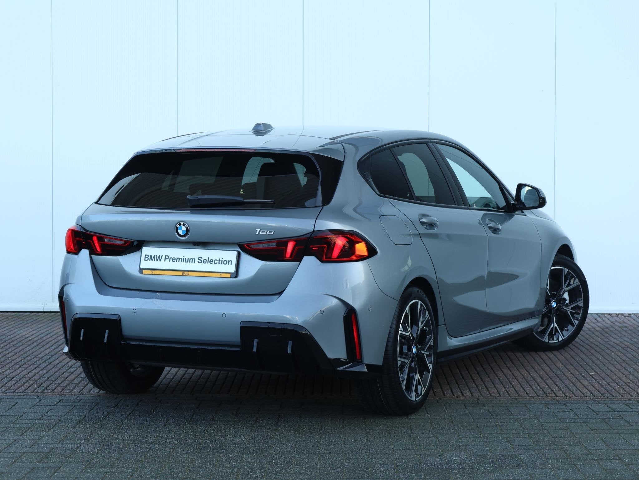 BMW 1 Serie 120 M Sport Design Edition M Sportpakket/ Stuurw, Auto's, Stof, Met garantie (alle), Origineel Nederlands, Bedrijf