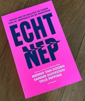 Echt nep Menno van Doorn 9789083069692, Ophalen of Verzenden, Gelezen, Nederland
