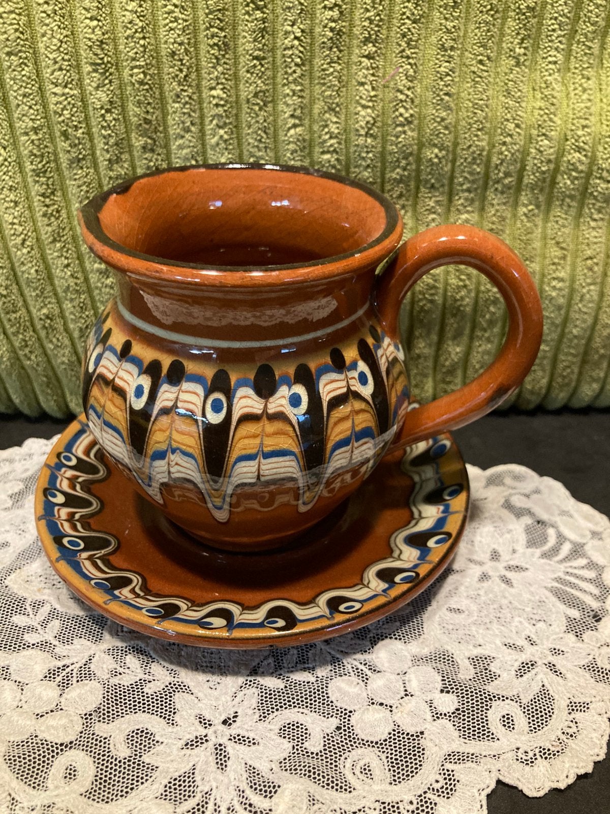 Bulgaars keramiek kannetje met schotel (180626), Ophalen of Verzenden