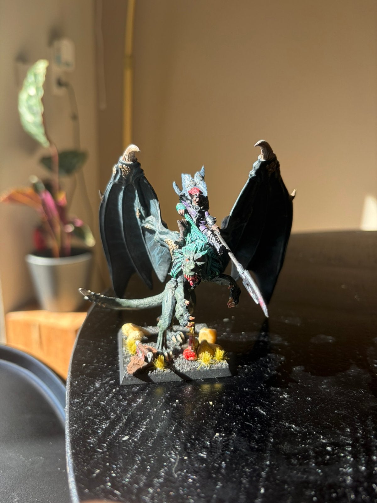Dark Elf Beastmaster On Manticore OOP model uit 2000, Met verf, Gebruikt, Figuurtje(s), Warhammer