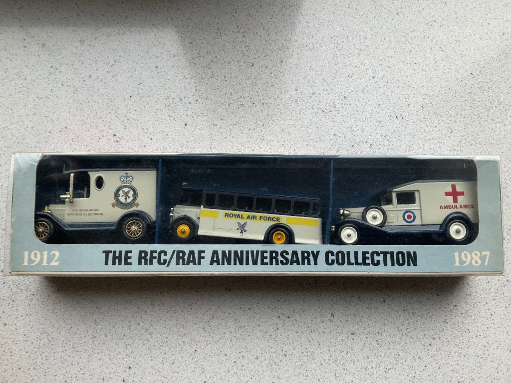 Lledo The RFC/RAF Anniversary Collection mint/box/certif., Verzenden, Zo goed als nieuw, Bus of Vrachtwagen, Overige merken