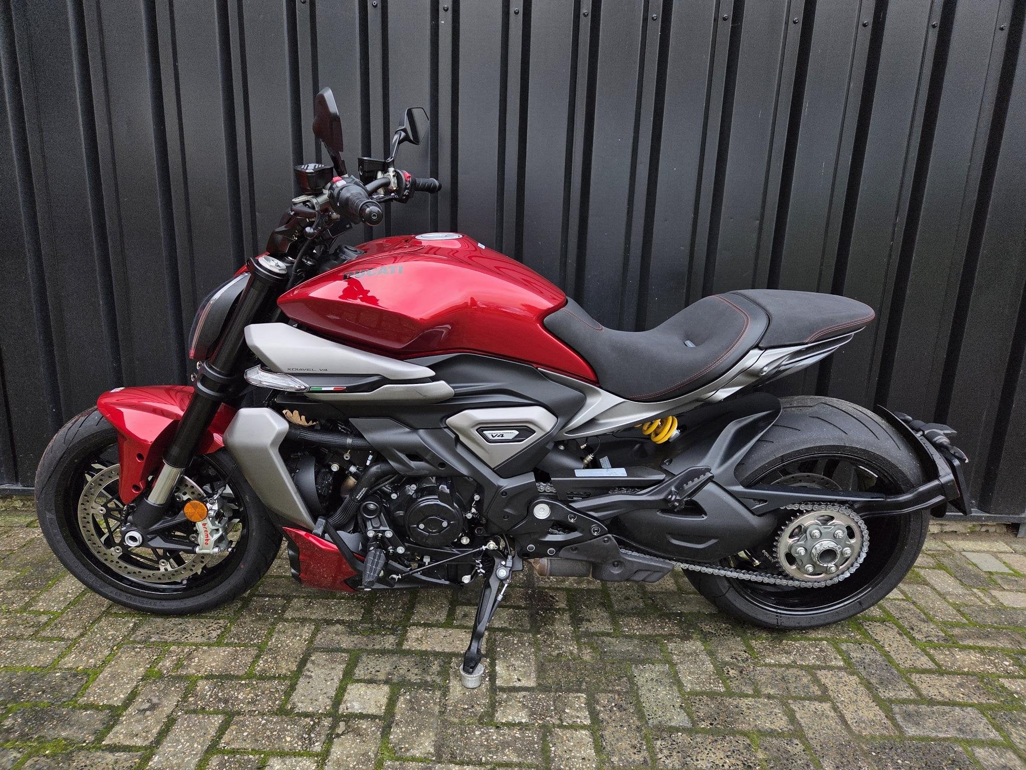 Ducati XDiavel V4, Traction Control, Info@ducati.com, Ducati North Europe B.V., Maanweg 174
2516 AB  Den Haag, NL