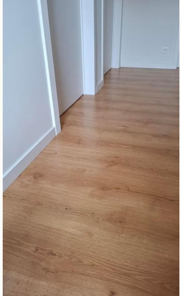 4€ laminaat leggen + ondervloer + plinten, 50 tot 150 cm, Ophalen of Verzenden, 10 m² of meer, 10 tot 30 cm