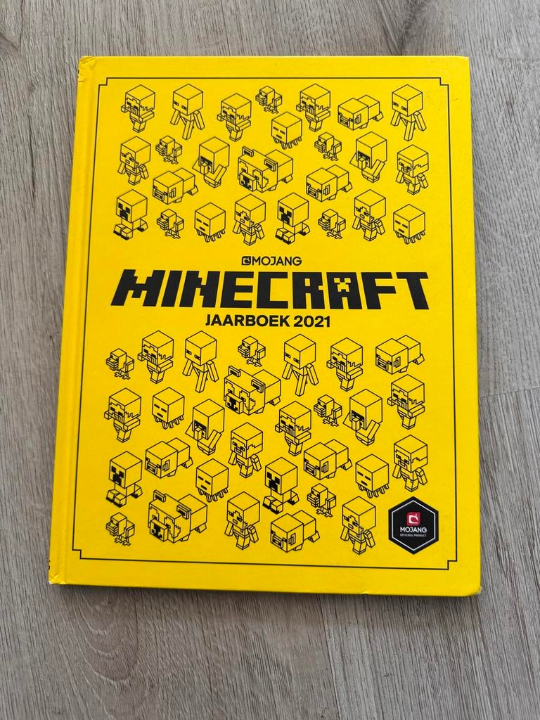 Minecraft Jaarboek 2021, Ophalen of Verzenden, Gelezen