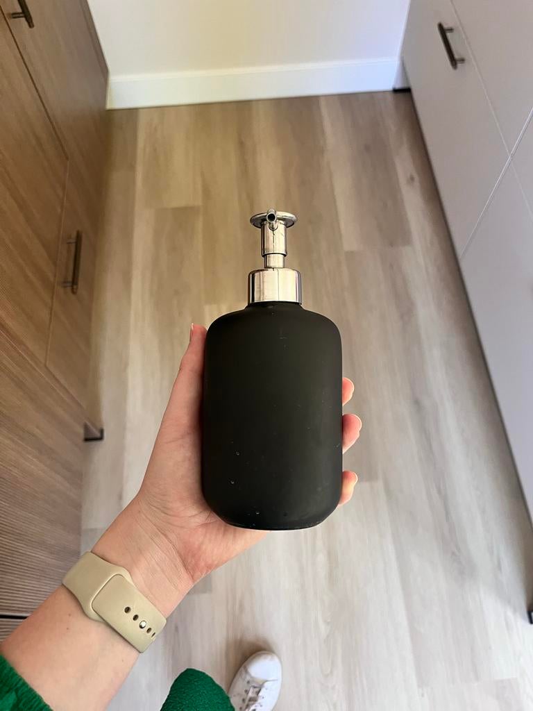 Stijlvolle Zwarte Zeepdispenser, Ophalen, Zo goed als nieuw, Zwart, Overige typen
