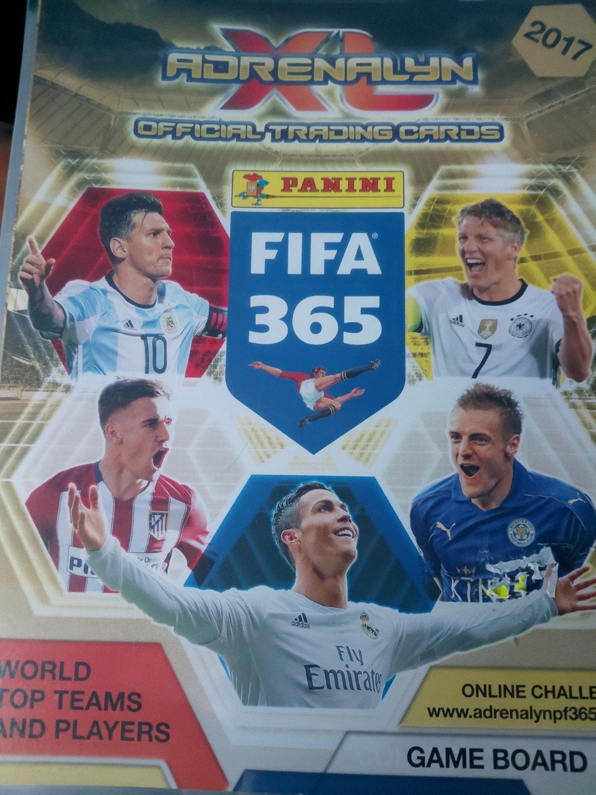 FIFA 365 Adrenalyn boek uit 2017 met heel veel kaarten, Verzamelen, Ophalen of Verzenden, Nieuw, Buitenlandse clubs, Boek of Tijdschrift