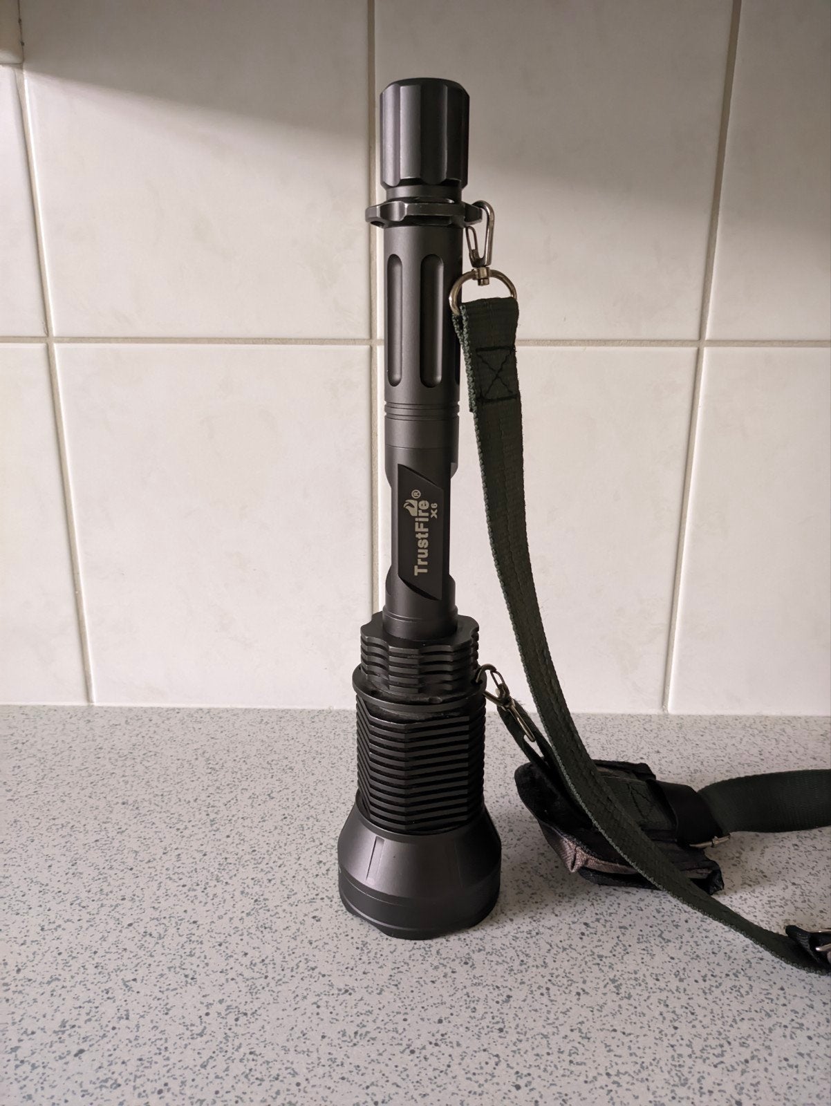 TrustFire X6 Zaklamp - Krachtige LED zaklamp 2300LM, Ophalen of Verzenden, Zo goed als nieuw