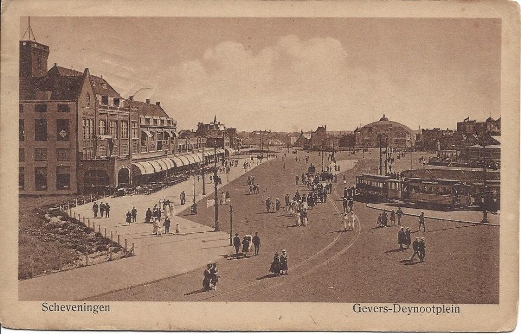 Scheveningen, Gevers-Deynootplein, Volk, Tram, gelopen 1925, Ophalen of Verzenden, 1920 tot 1940, Gelopen, Zuid-Holland