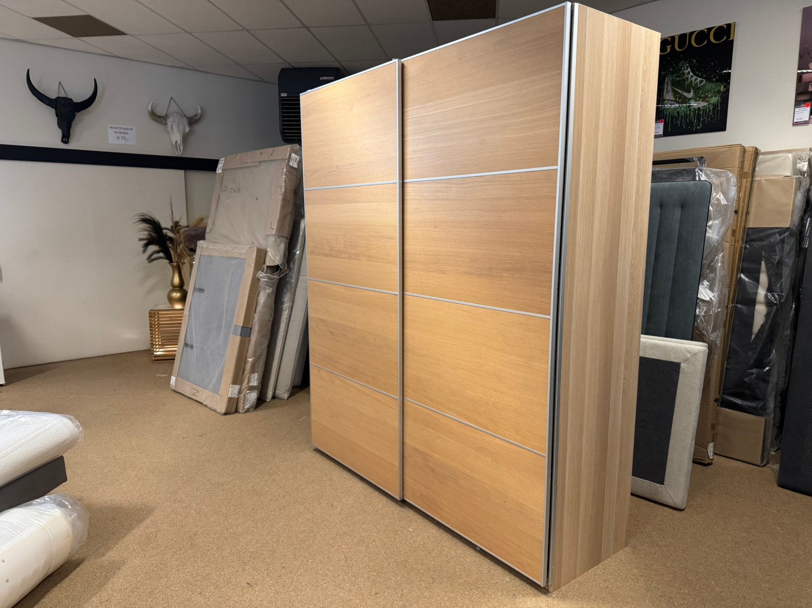 Garderobekast met 2 schuifdeuren €199,- 200x236x63cm., Gebruikt, 200 cm of meer, 150 tot 200 cm, Mwonenenslapen