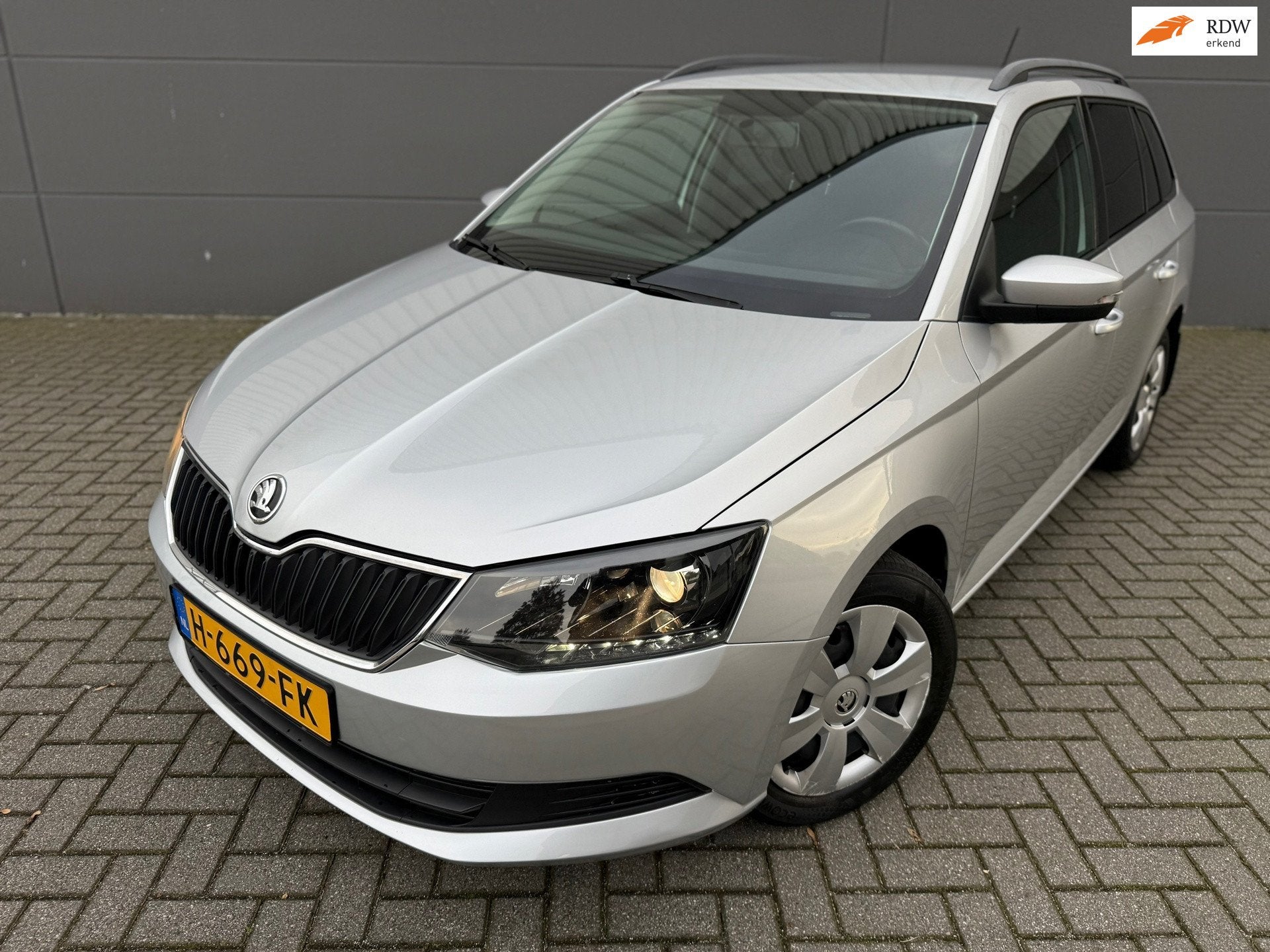 Skoda Fabia Combi 1.0 TSI Drive*STOEL VERWARMING*CRUISE*TERK, Voorwielaandrijving, Euro 6, 95 pk, 23 km/l
