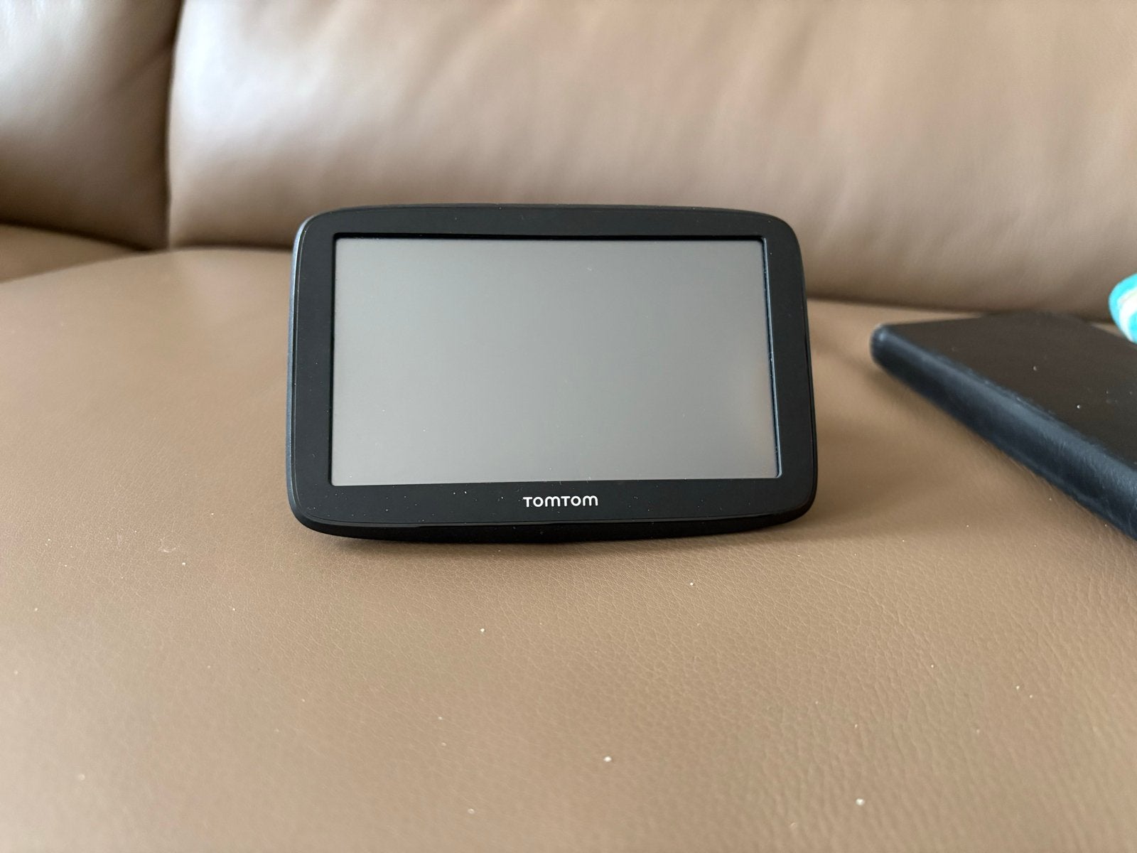 TomTom GO Basic navigatiesysteem met Europa kaarten, Ophalen of Verzenden, Zo goed als nieuw