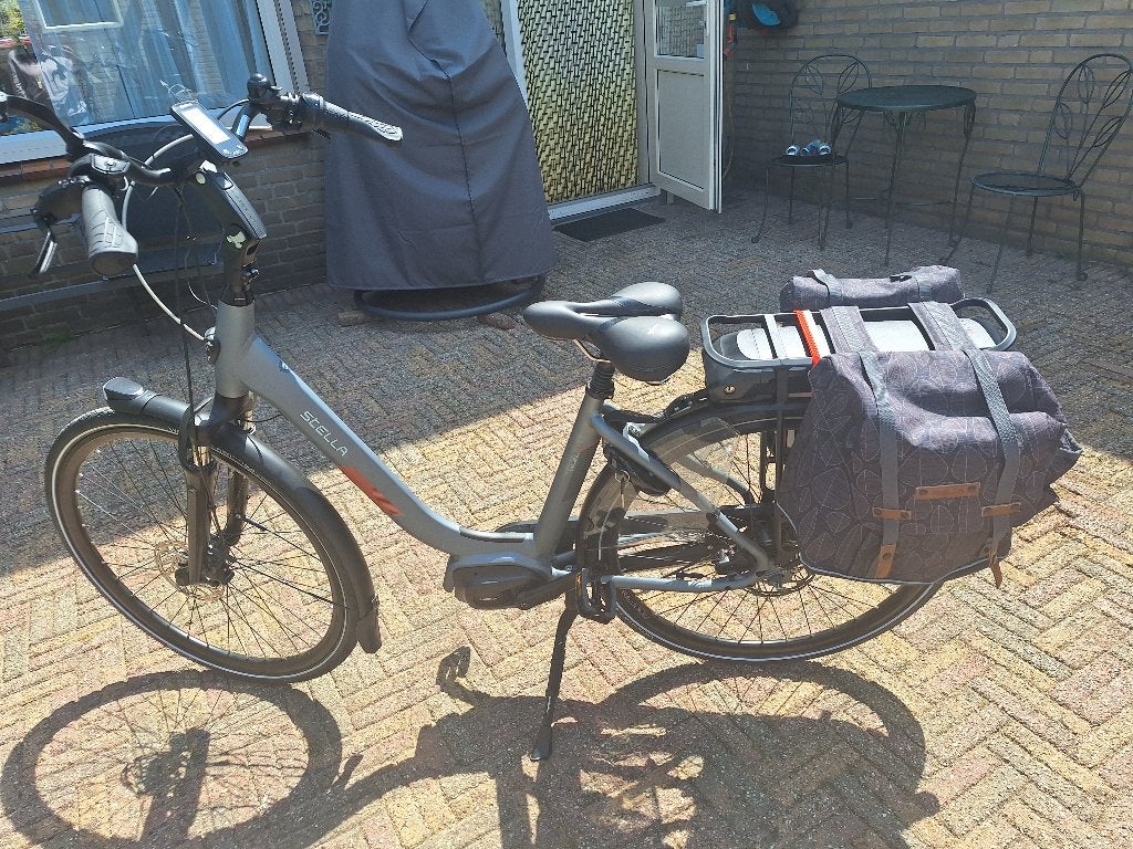 Elektrische Stella fiets, Fietsen en Brommers, Elektrische fietsen, Zo goed als nieuw, 50 km per accu of meer, 55 tot 59 cm, Ophalen