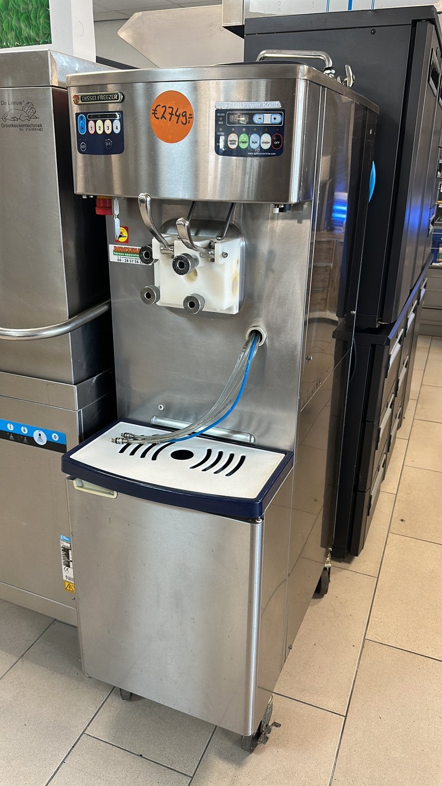 Aangeboden : softijs/milkshake machines en slushpuppie app., Ophalen