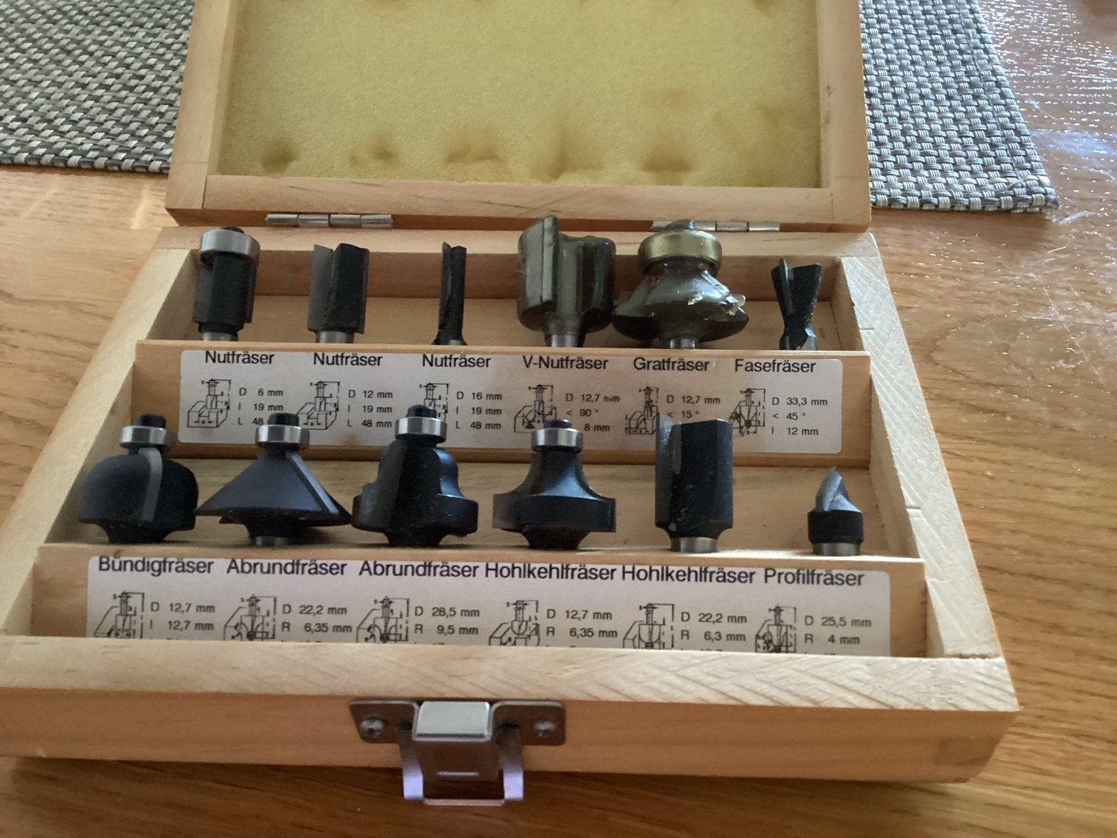Metabo Frezenset 8mm Schacht in Houten Kist, Ophalen of Verzenden, Zo goed als nieuw, Elektrisch, Bovenfrees