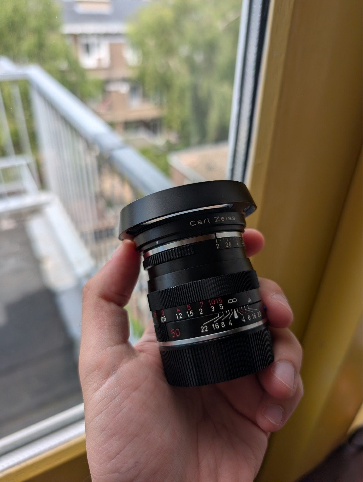 Zeiss Planar T* ZM 50mm f2 Leica M mount lens w/ Hood & Caps, Audio, Tv en Foto, Fotografie | Lenzen en Objectieven, Standaardlens