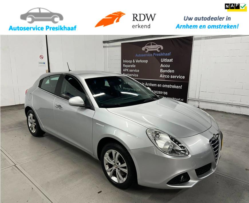 Alfa Romeo Giulietta 1.4 T Distinctive Automaat, Euro 5, 4 cilinders, Bedrijf, 19 km/l