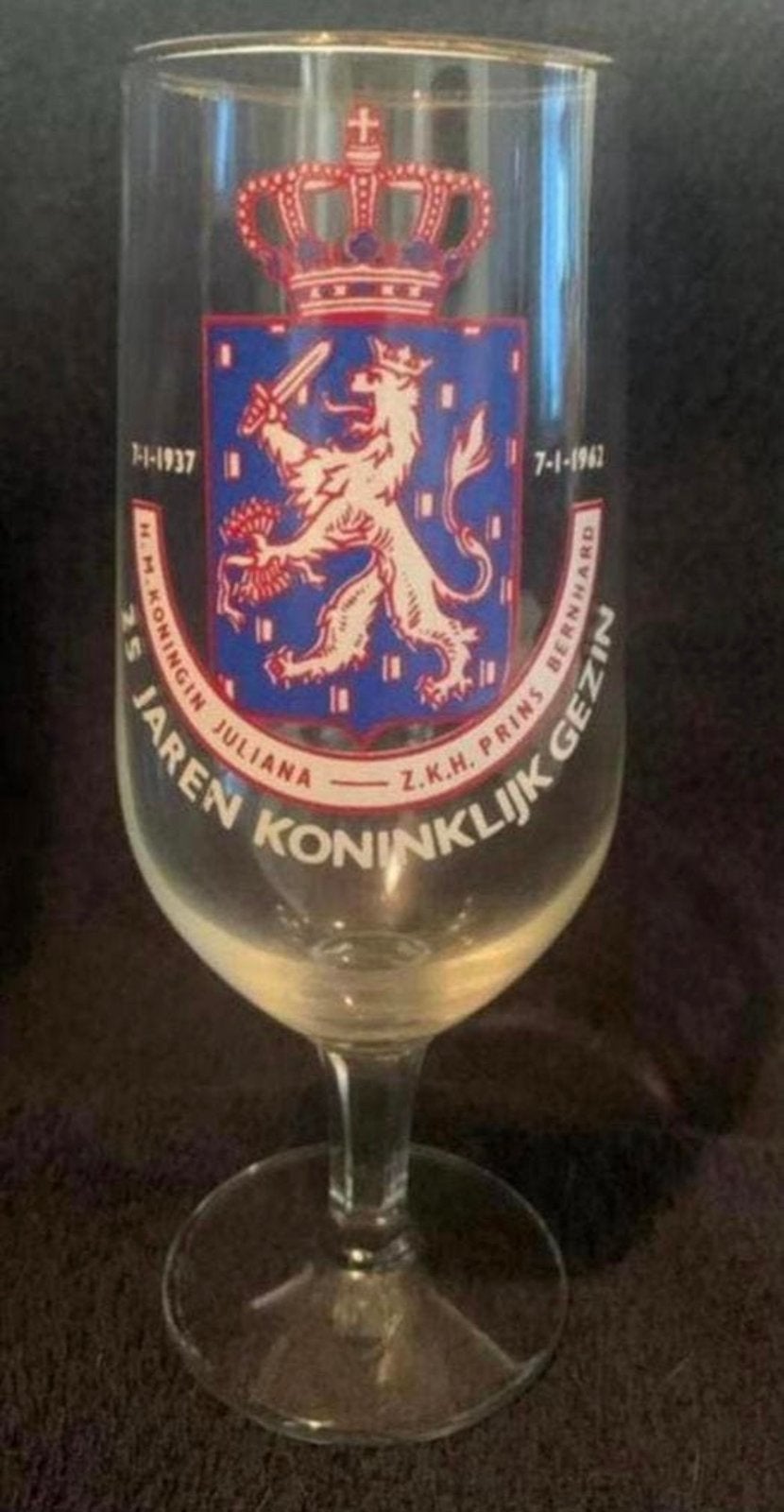Vintage glas Juliana Bernhard Koninklijk Gezin v Oranje, Ophalen of Verzenden, Zo goed als nieuw, Nederland, Servies