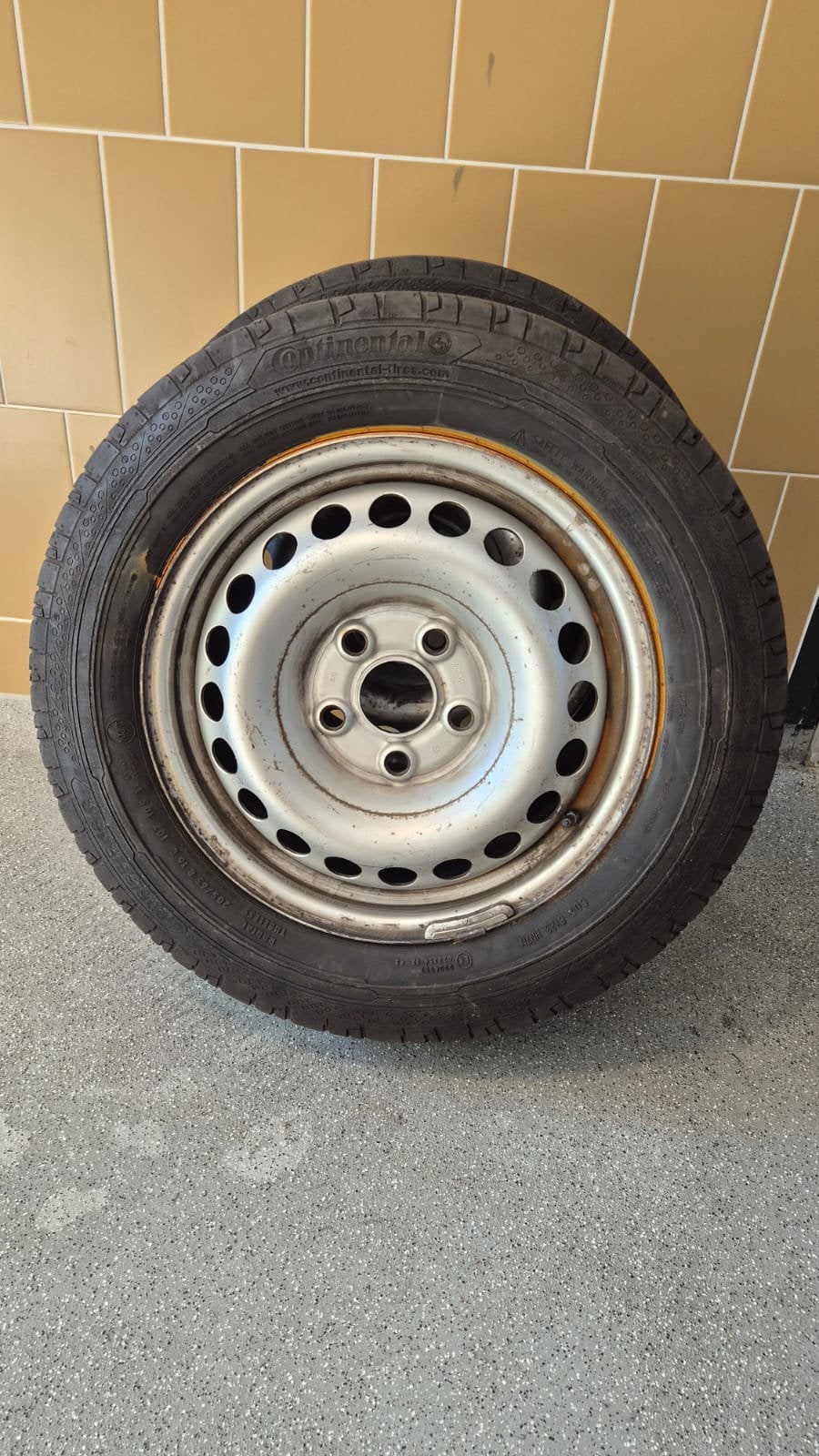 Twee stuks Autobanden transporter t5/t6 205/65 R16C 107/105, Ophalen, Bestelwagen, 16 inch, 205 mm
