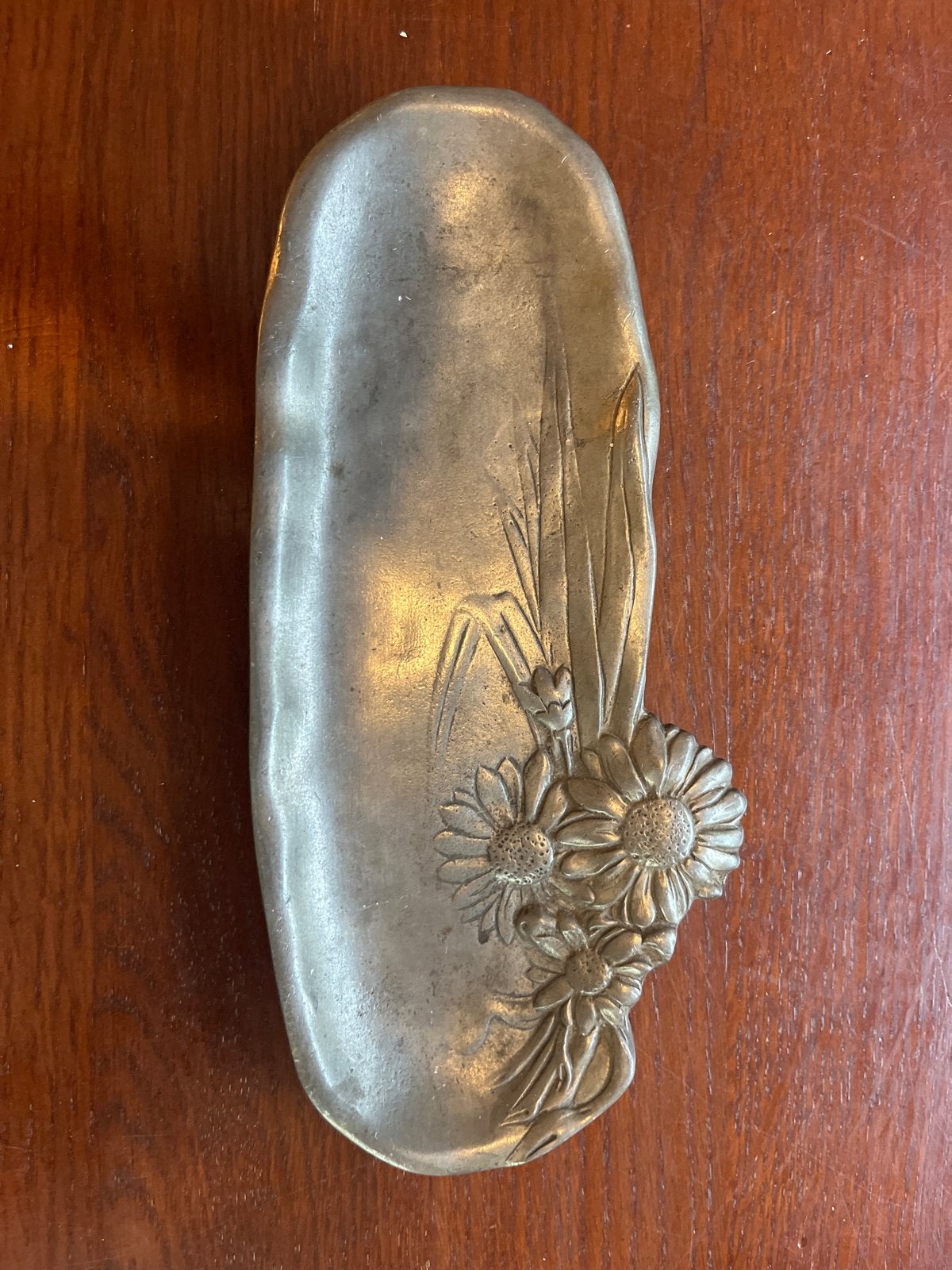 Decoratief tinnen bakje met bloemmotief - 23 cm, Antiek en Kunst, Ophalen of Verzenden