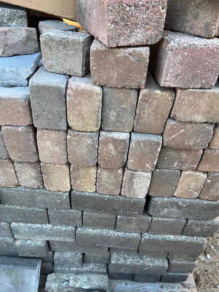 Gratis gebruikte betontegels/ klinkers/trommelstenen, Ophalen, Gebruikt, Beton, Klinkers