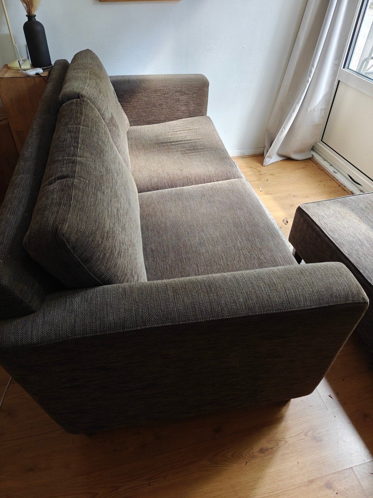 Comfortabele 3-zitsbank met losse poef, Gebruikt, Driepersoons, 75 tot 100 cm, Ophalen of Verzenden