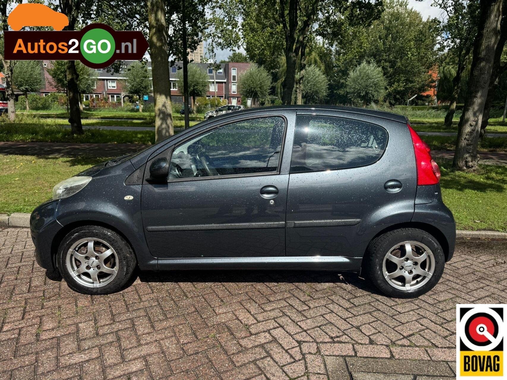 Peugeot 107 1.0-12V Urban Move I Automaat I Airco I 5deurs I, Auto's, Gebruikt, 4 stoelen, 68 pk, Origineel Nederlands