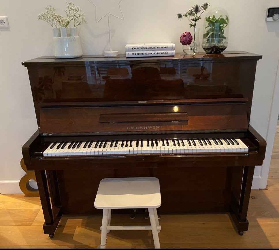 GRATIS Gershwin Piano moet zsm weg! Wie haalt hem op?, Ophalen of Verzenden, Gebruikt, Bruin, Piano
