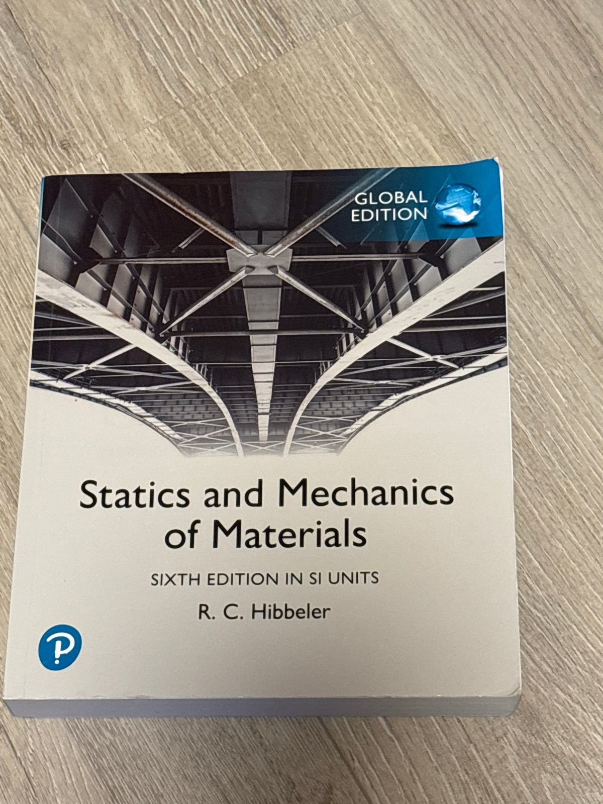 Statics and Mechanics of Materials - R.C. Hibbeler, Ophalen of Verzenden, Beta, Zo goed als nieuw, HBO