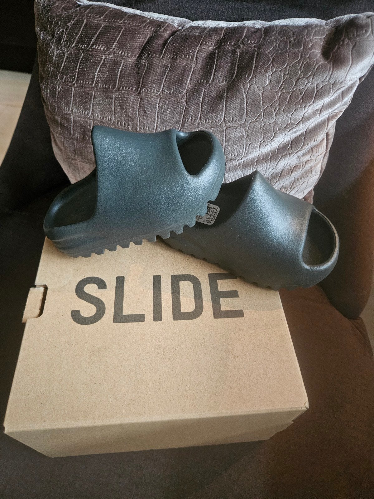 Yeezy slide maat 26 nieuw!!, Kinderen en Baby's, Ophalen of Verzenden, Nieuw