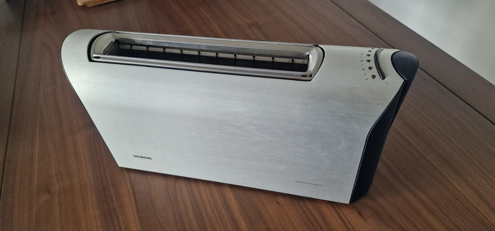 Siemens broodrooster (met grote sleuf), Ophalen of Verzenden, Zo goed als nieuw, Uitneembare kruimellade