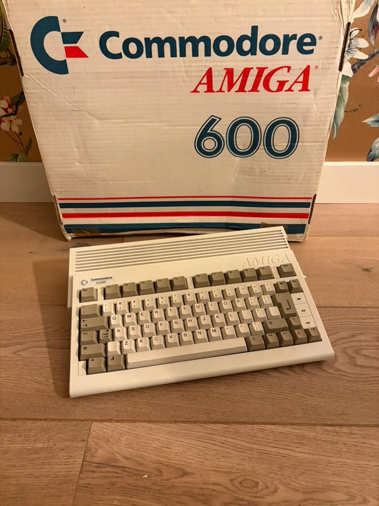 Amiga 600 met veel accessoires aangeboden., Computers en Software, Ophalen of Verzenden, Commodore Amiga