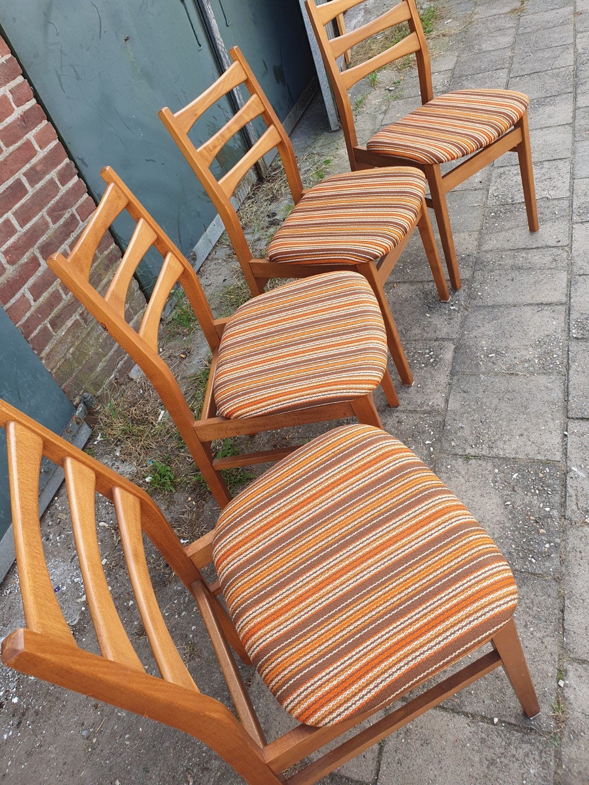 HELAAS VERKOCHT 6 Vintage stoelen ., Ophalen, Gebruikt, Bruin, Sixties