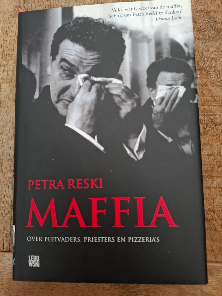 Nieuw: Maffia: over peetvaders, pizzeria's & priesters, Boeken, Ophalen of Verzenden, Nieuw, Petra Reski
