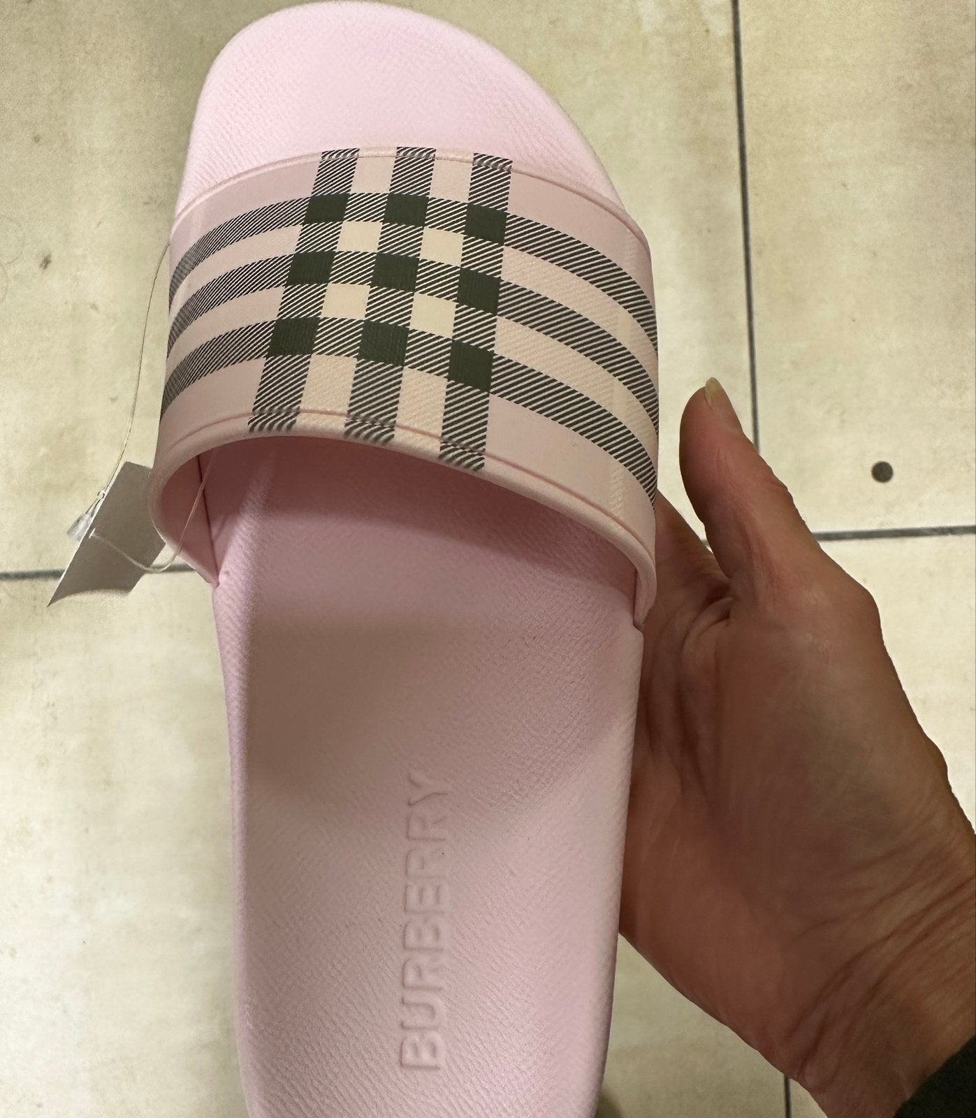 Burberry Roze Slippers met Ruitpatroon - Maat 40, Ophalen of Verzenden, Zo goed als nieuw, Roze, Slippers