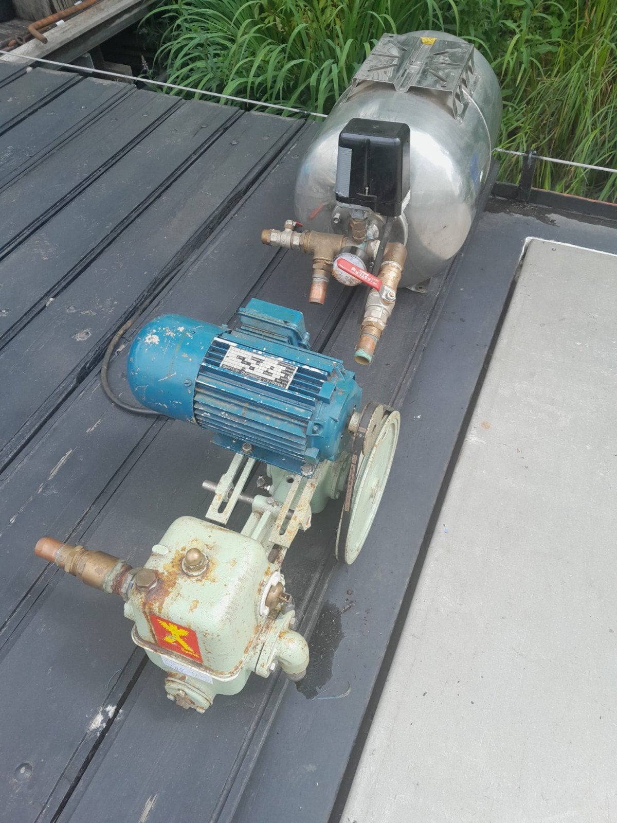 Complete goedwerkende hydrofoor installatie, Watersport en Boten, Bootonderdelen, Gebruikt, Ophalen