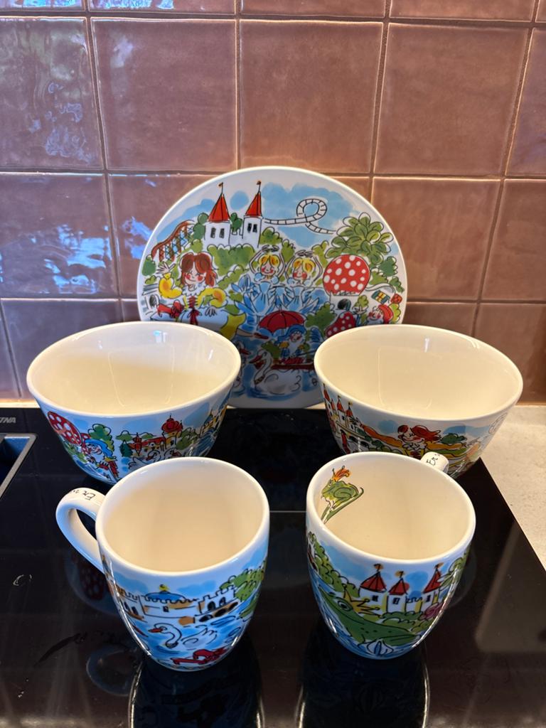 Blond Amsterdam Efteling Servies - kopjes, kommen en bord, Blond Amsterdam, Ophalen of Verzenden, Zo goed als nieuw, Aardewerk