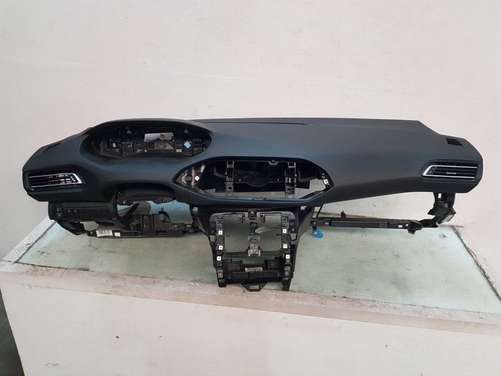 Airbag Set + Dashboard 308 SW (L4/L9/LC/LJ/LR) 2017, Kontakt-peugeot@peugeot.com, Gebruikt, Peugeot Deutschland GmbH, Bahnhofsplatz, Rüsselsheim 65423, , Duitsland